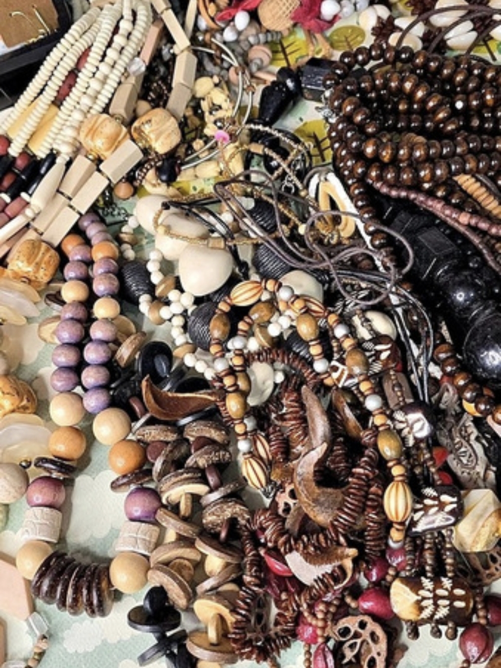 Wood Glass Plastic 75 Piece Assorted Mixed Jewelry Bundle 5lb 11 Oz - Picture 11 of 15